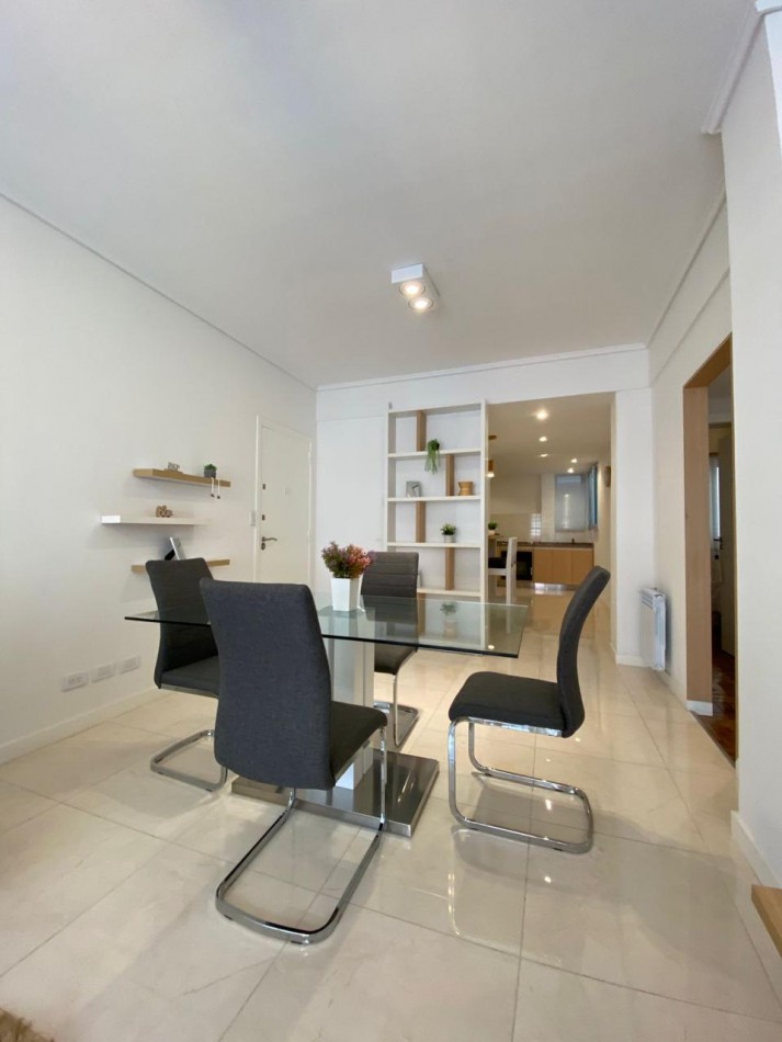 VENTA TRES AMBIENTES CON BALCON Y VISTA LATERAL AL MAR !! - BS AS 2200-