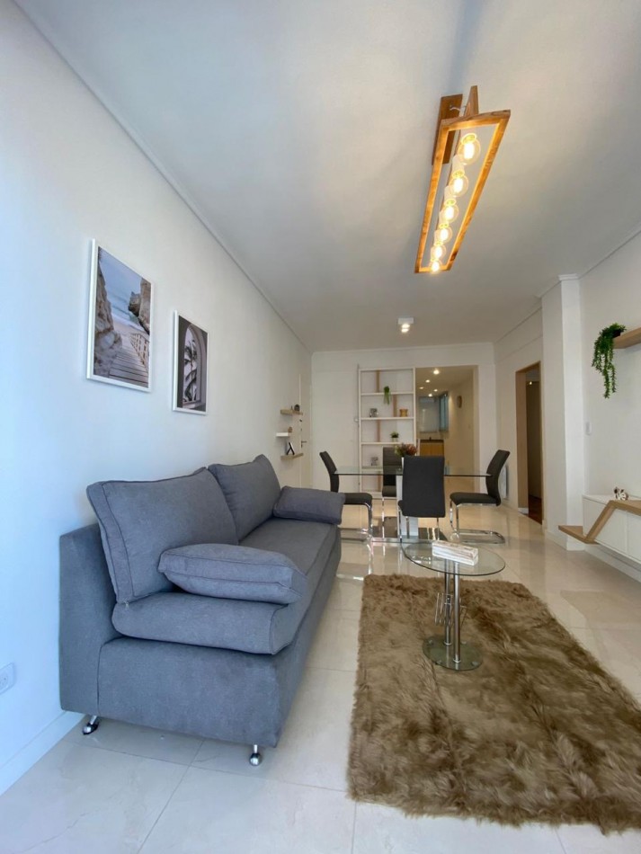 VENTA TRES AMBIENTES CON BALCON Y VISTA LATERAL AL MAR !! - BS AS 2200-