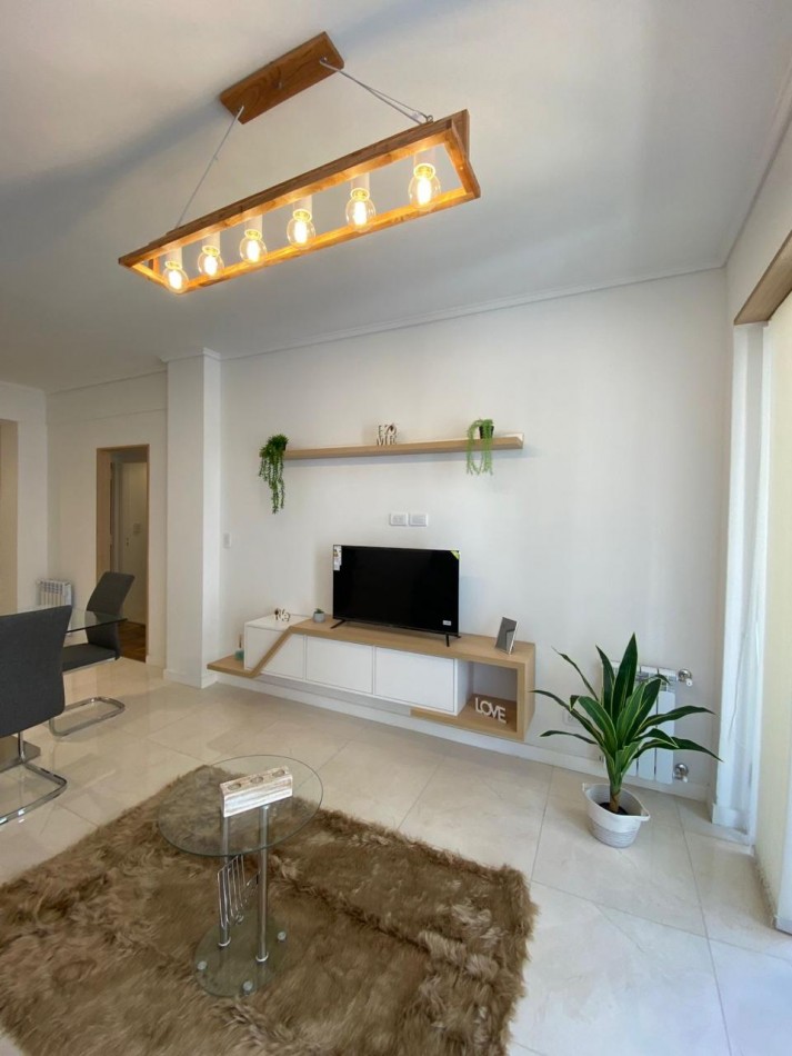 VENTA TRES AMBIENTES CON BALCON Y VISTA LATERAL AL MAR !! - BS AS 2200-