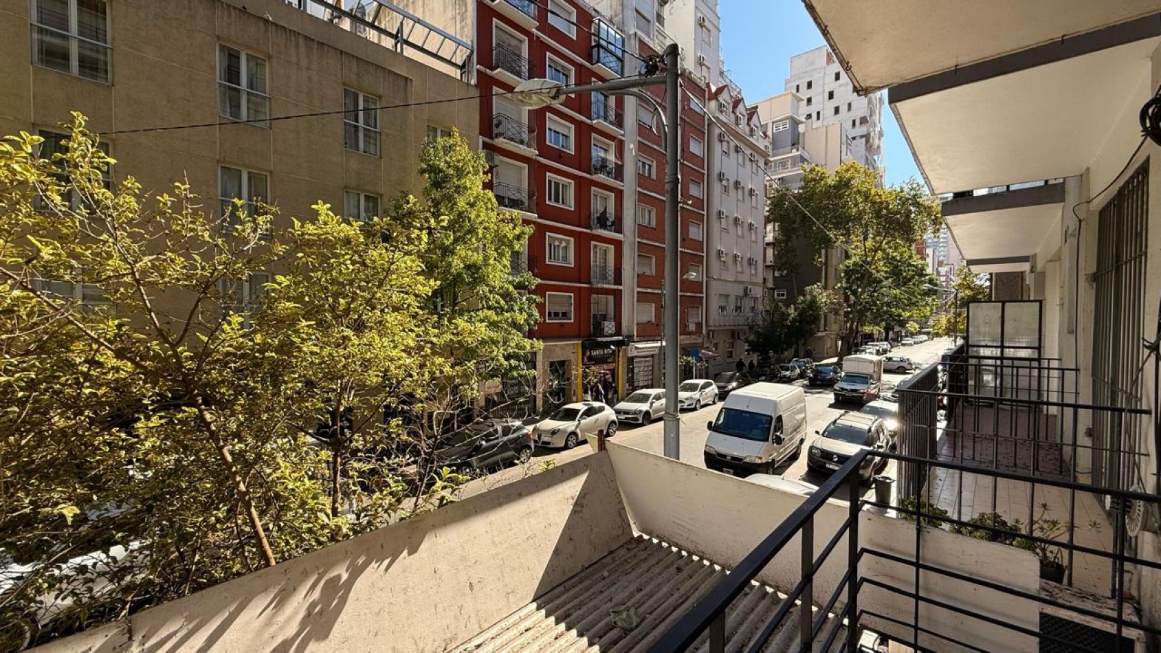 EN VENTA 2 AMBIENTES CON BALCON - PLAZA COLON-