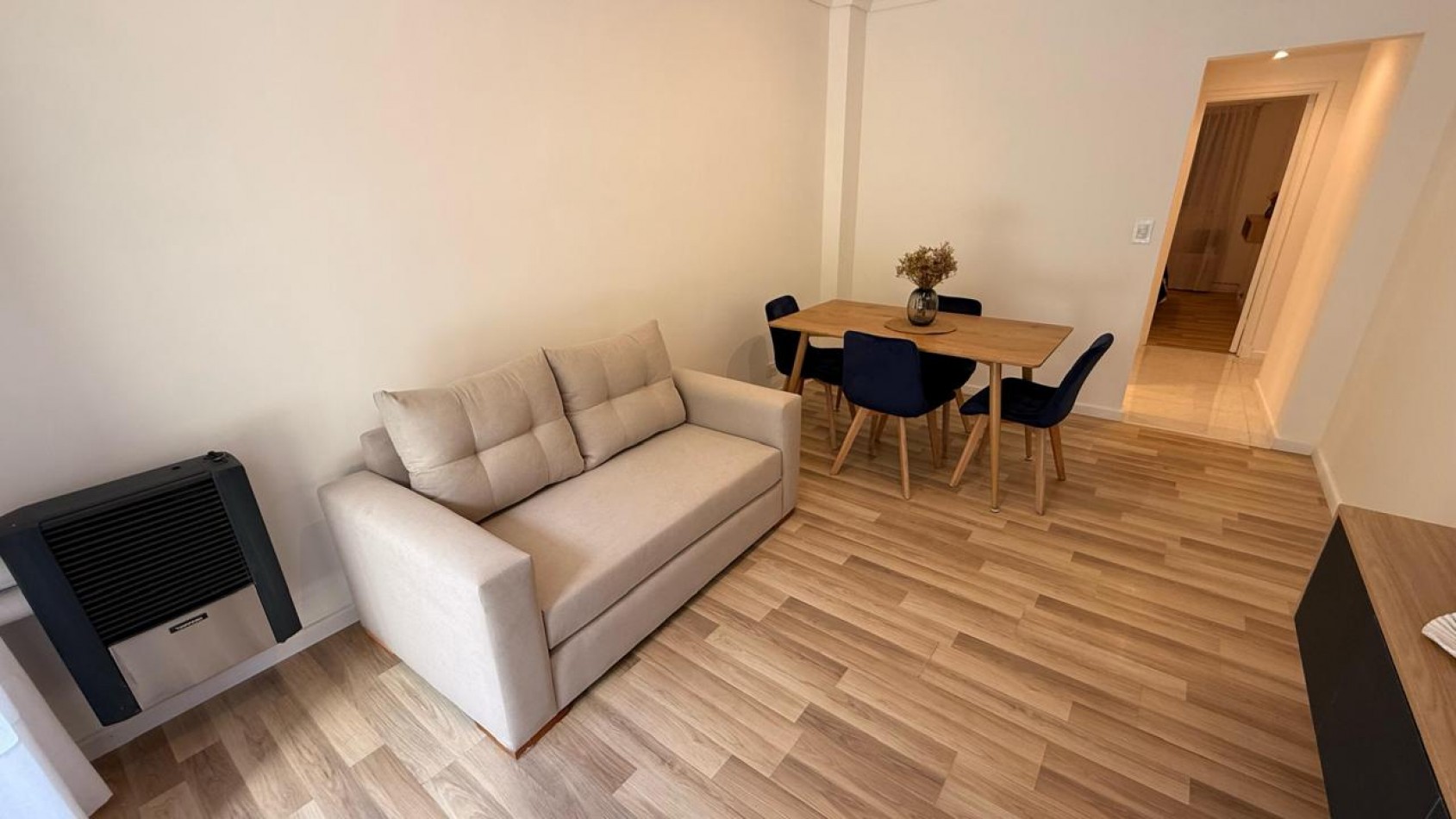 EN VENTA 2 AMBIENTES CON BALCON - PLAZA COLON-