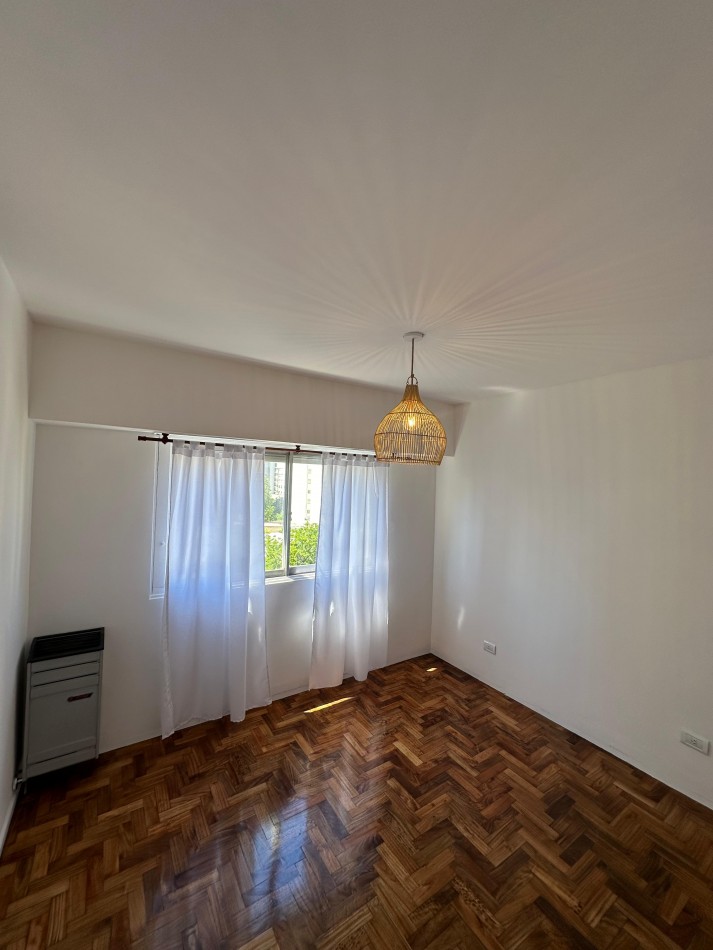 VENTA 3 AMBIENTES A LA CALLE CON BALCON - MACROCENTRO-