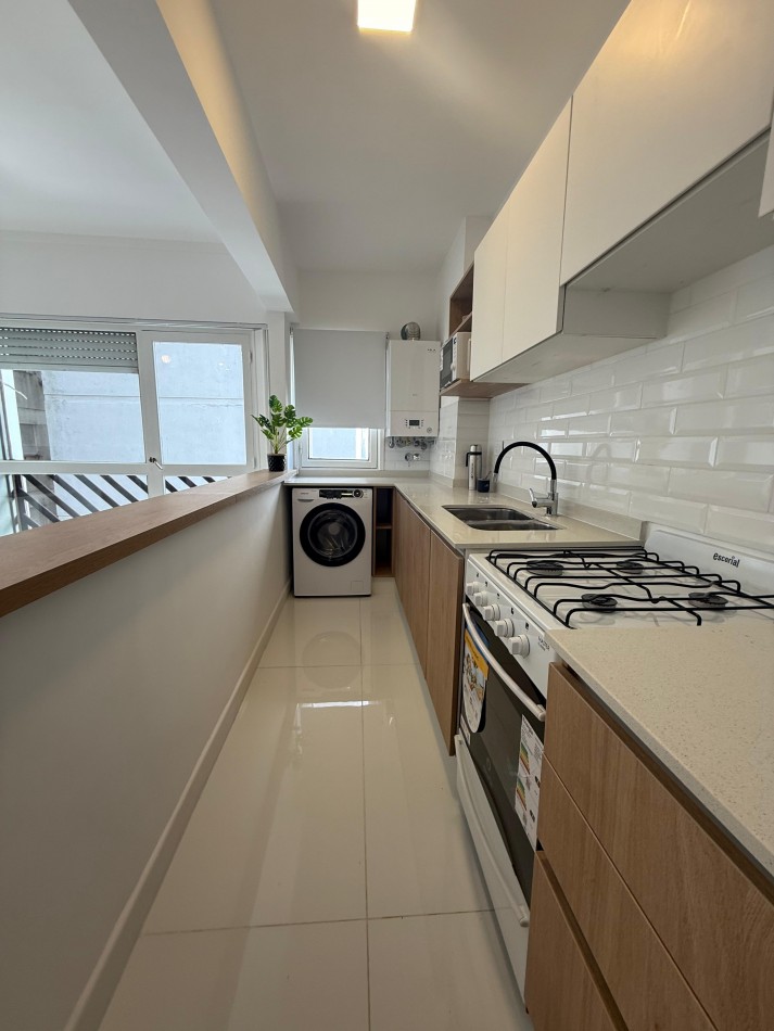 VENTA 3 AMBIENTES CON BALCON Y COCHERA- LA PERLA-