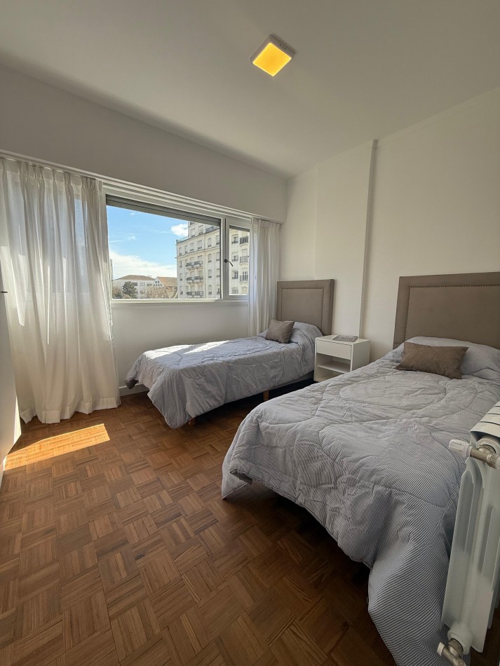 VENTA 3 AMBIENTES CON BALCON Y COCHERA- LA PERLA-