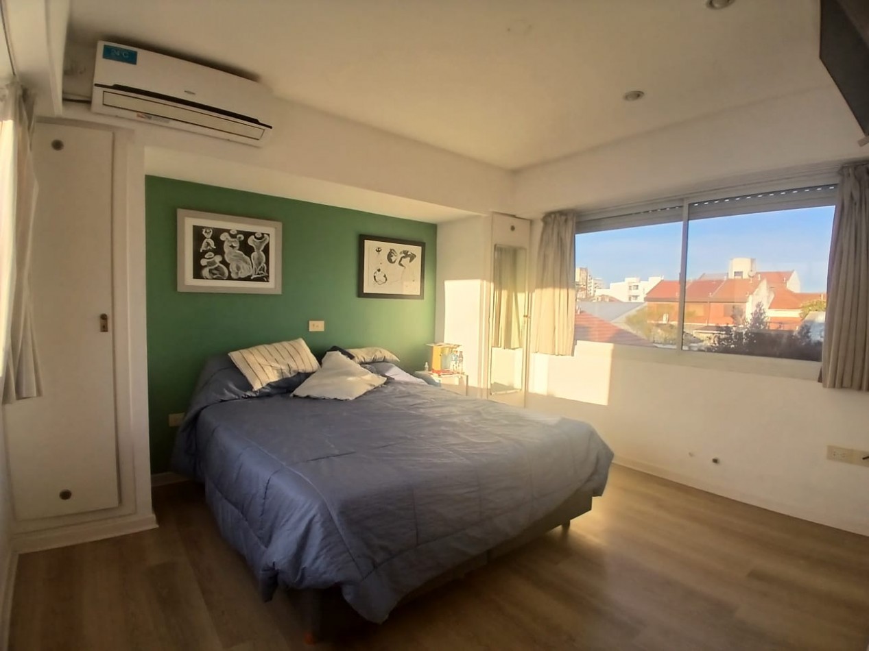 CASA 4 AMBIENTES EN DOS PLANTAS CON JARDIN - PARQUE LURO -