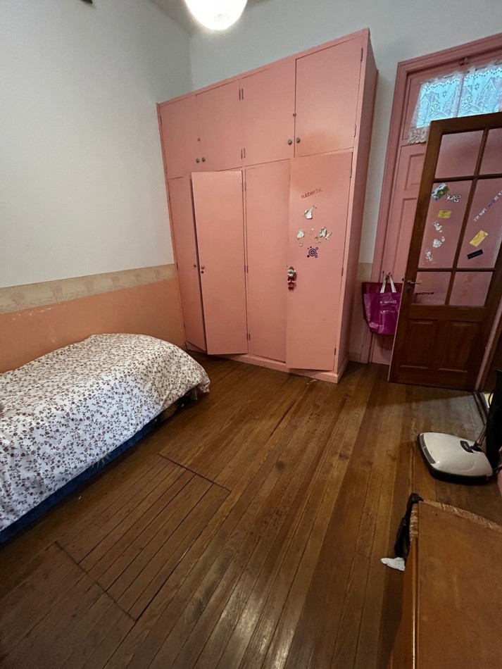 CASA 4 AMBIENTES EN DOS PLANTAS CON JARDIN - PARQUE LURO -