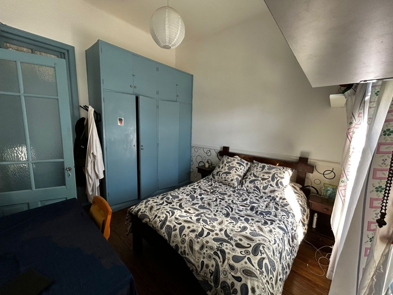 CASA 4 AMBIENTES EN DOS PLANTAS CON JARDIN - PARQUE LURO -