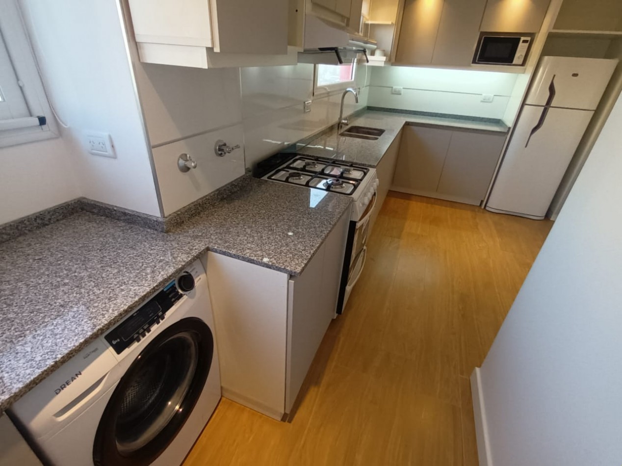 VENTA 3 AMBIENTES CON BALCON Y COCHERA -PLAZA MITRE -