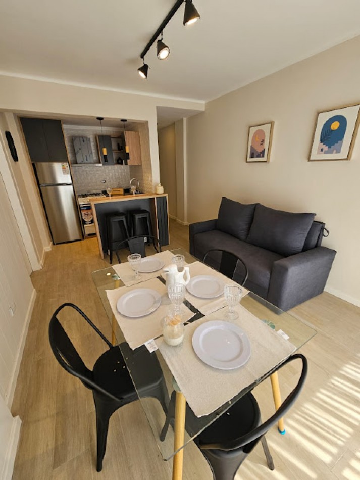 VENTA 2 AMBIENTES A LA CALLE CON BALCON TERRAZA - GUEMES -