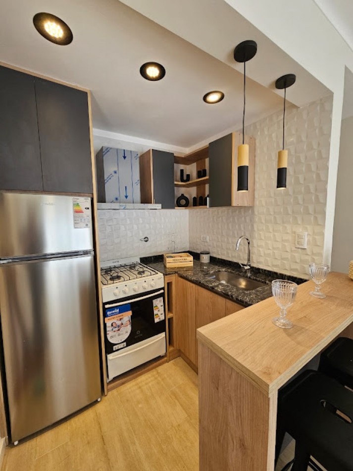 VENTA 2 AMBIENTES A LA CALLE CON BALCON TERRAZA - GUEMES -