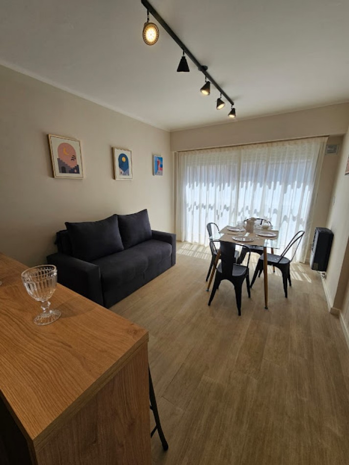 VENTA 2 AMBIENTES A LA CALLE CON BALCON TERRAZA - GUEMES -