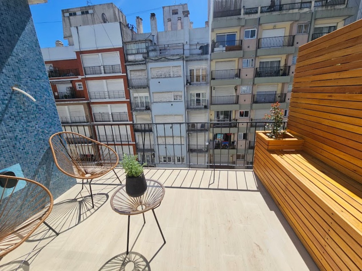 VENTA 2 AMBIENTES A LA CALLE CON BALCON TERRAZA - GUEMES -