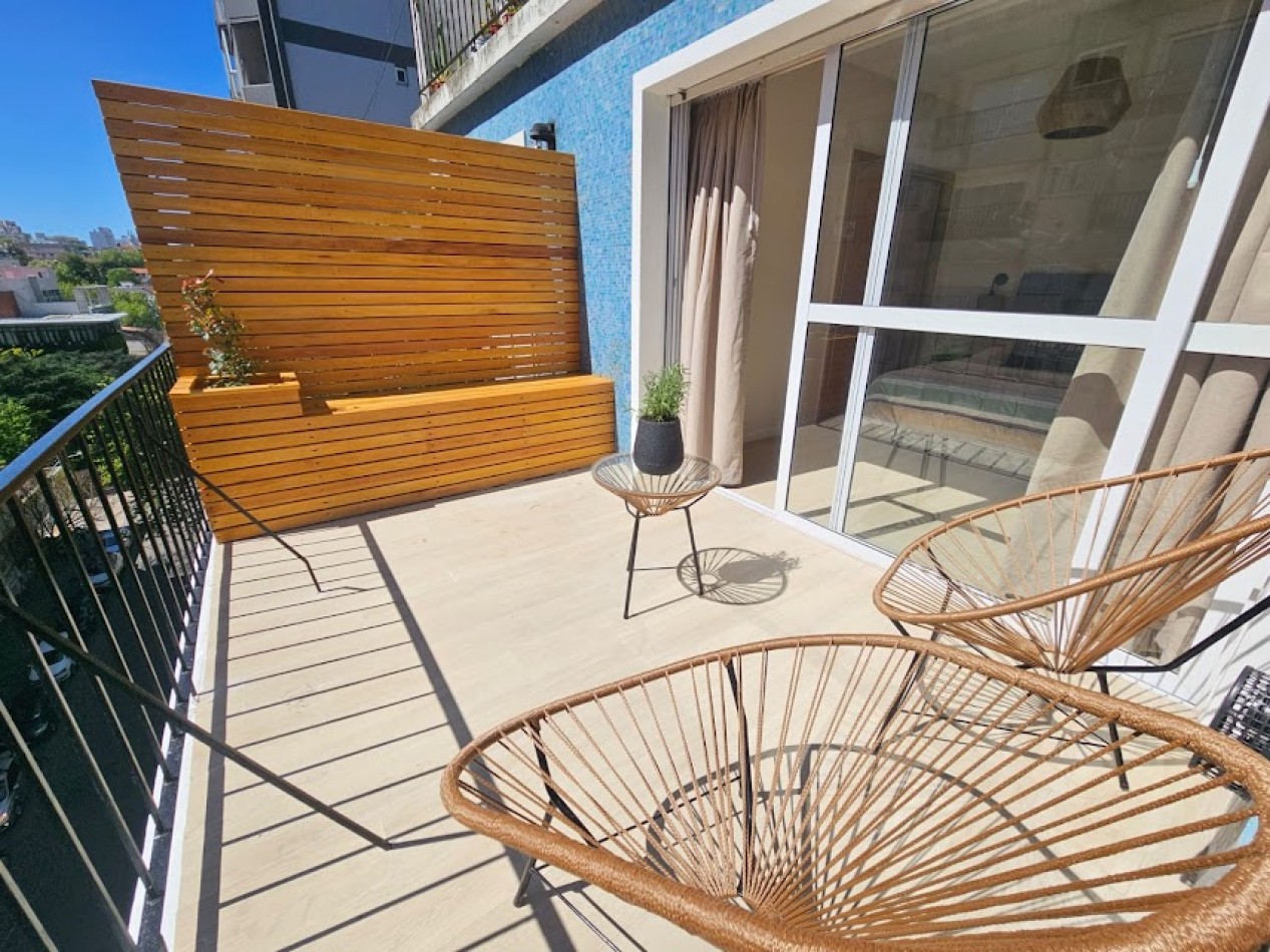 VENTA 2 AMBIENTES A LA CALLE CON BALCON TERRAZA - GUEMES -