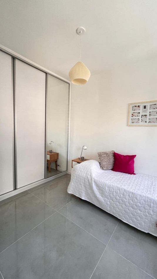 VENTA 3 AMBIENTES AL FRENTE CON BALCON - PLAZA COLON -