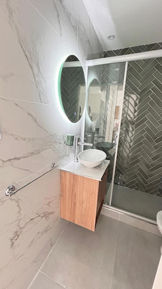 VENTA 3 AMBIENTES AL FRENTE CON BALCON - PLAZA COLON -