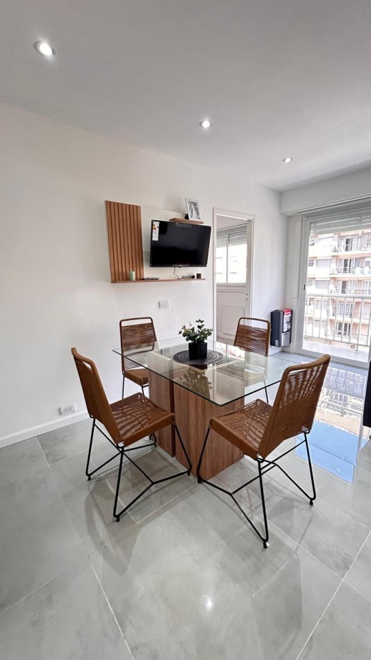 VENTA 3 AMBIENTES AL FRENTE CON BALCON - PLAZA COLON -