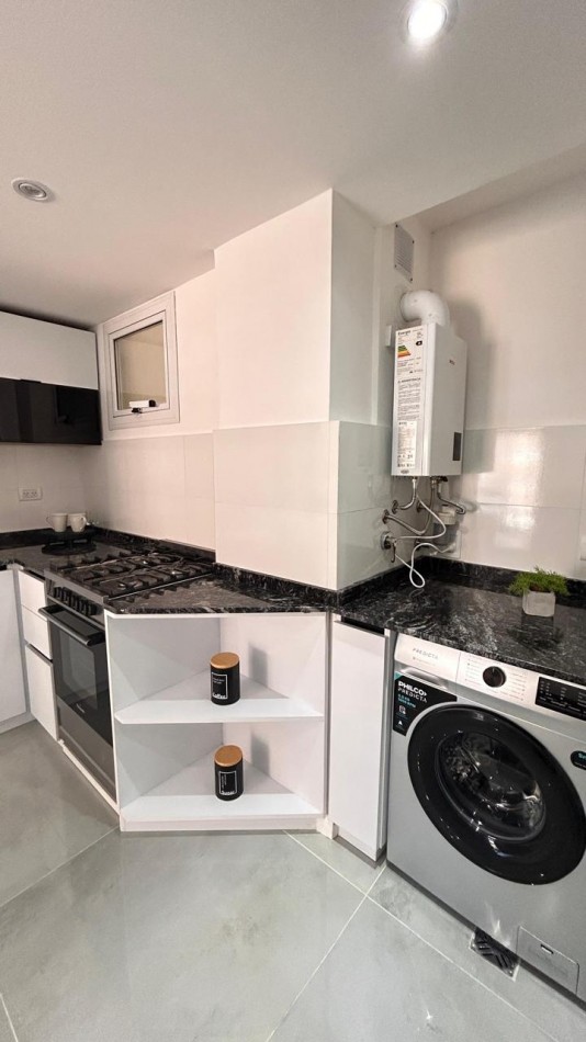 VENTA 3 AMBIENTES AL FRENTE CON BALCON - PLAZA COLON -