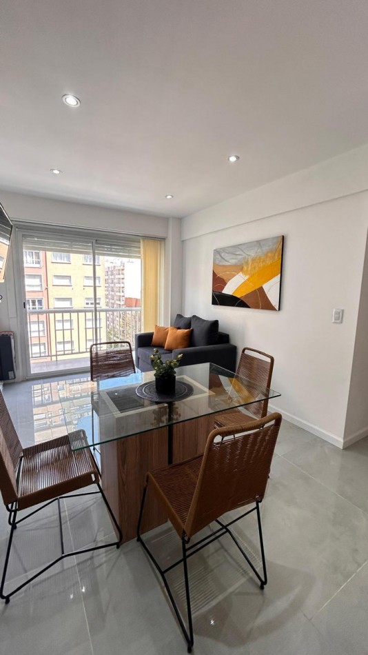 VENTA 3 AMBIENTES AL FRENTE CON BALCON - PLAZA COLON -