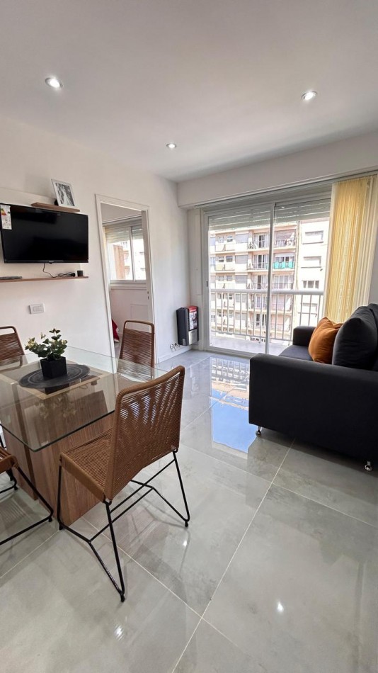 VENTA 3 AMBIENTES AL FRENTE CON BALCON - PLAZA COLON -