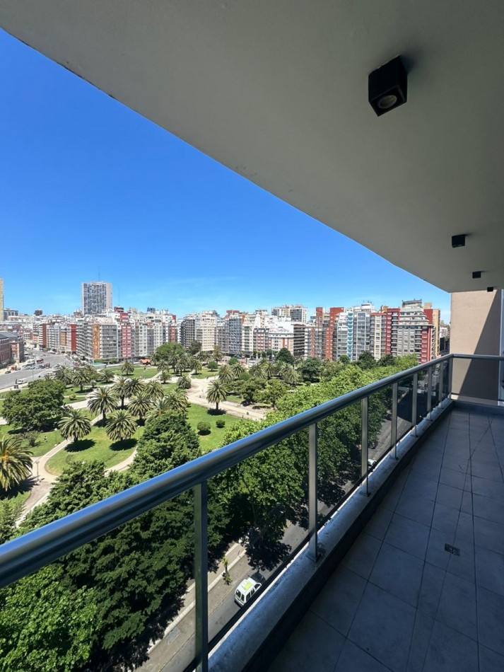 VENTA 2 AMBIENTES CON VISTA AL MAR Y LA PLAZA COLON!!!