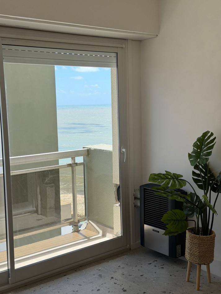 VENTA 2 AMBIENTES CON VISTA LATERAL AL MAR !! LA PERLA -