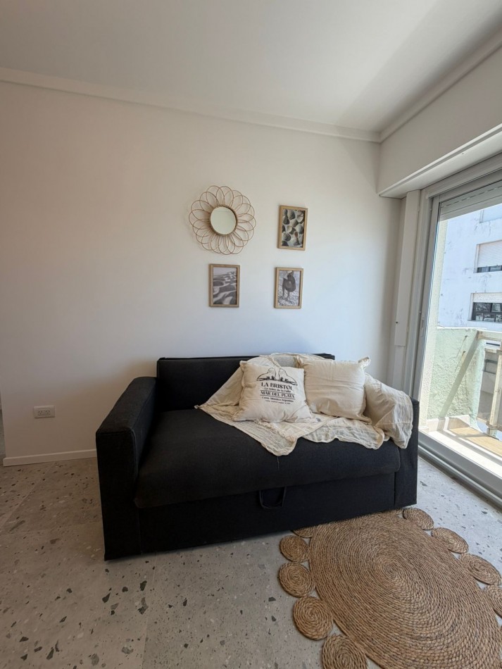 VENTA 2 AMBIENTES CON VISTA LATERAL AL MAR !! LA PERLA -