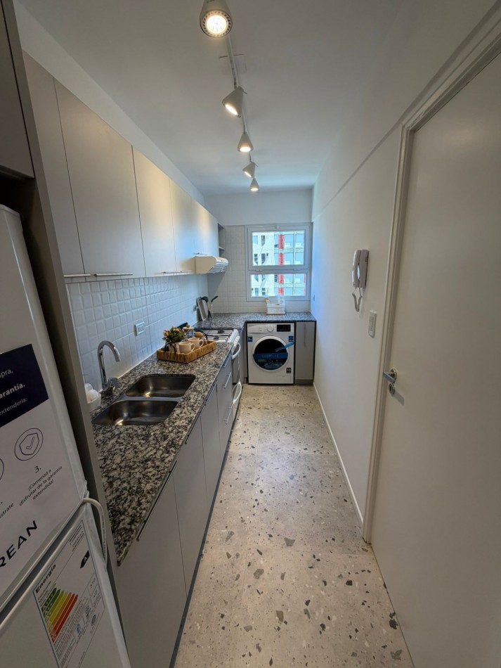 VENTA 2 AMBIENTES CON VISTA LATERAL AL MAR !! LA PERLA -