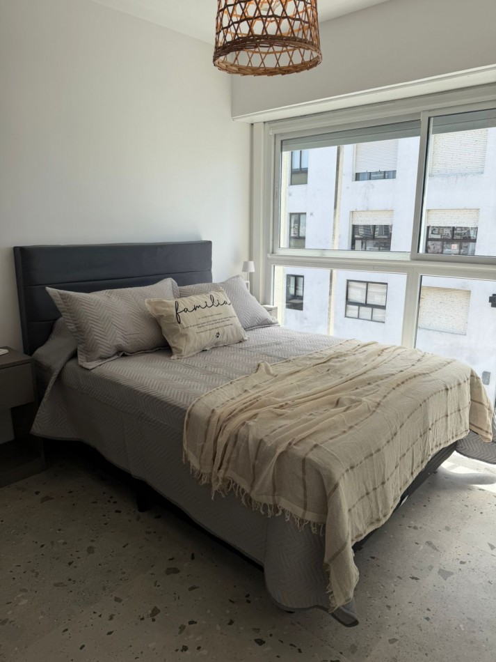 VENTA 2 AMBIENTES CON VISTA LATERAL AL MAR !! LA PERLA -