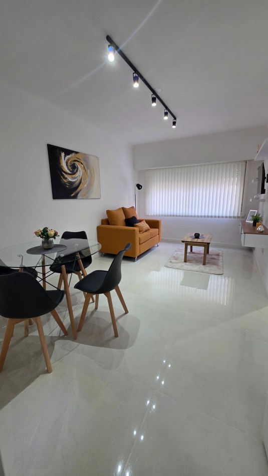 VENTA 2 AMBIENTES AL FRENTE - PLAZA COLON -