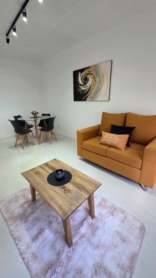 VENTA 2 AMBIENTES AL FRENTE - PLAZA COLON -