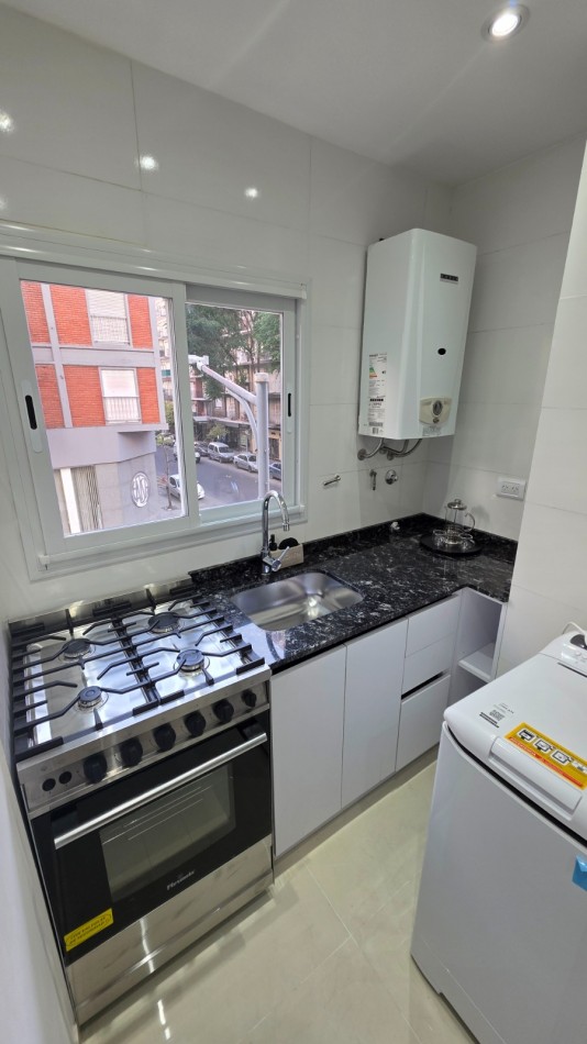 VENTA 2 AMBIENTES AL FRENTE - PLAZA COLON -