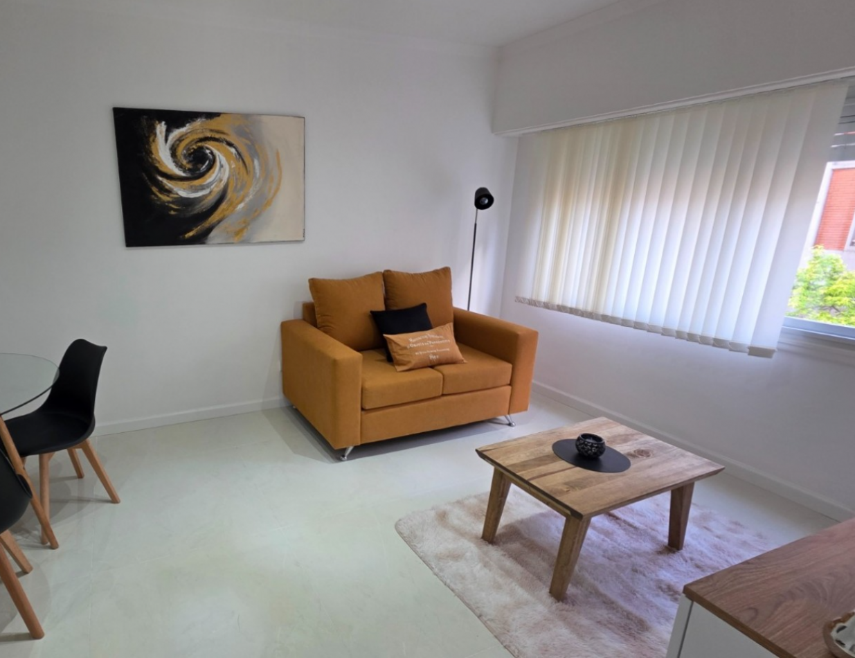 VENTA 2 AMBIENTES AL FRENTE - PLAZA COLON -