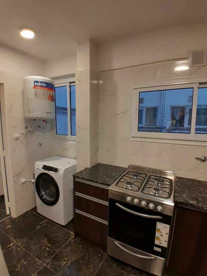 VENTA 2 AMBIENTES CON DEPENDENCIA Y COCHERA - CENTRO -