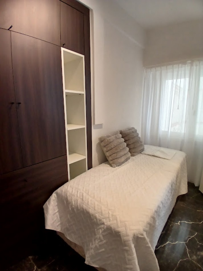 VENTA 2 AMBIENTES CON DEPENDENCIA Y COCHERA - CENTRO -