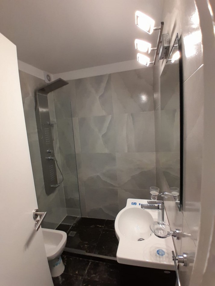 VENTA 2 AMBIENTES CON DEPENDENCIA Y COCHERA - CENTRO -