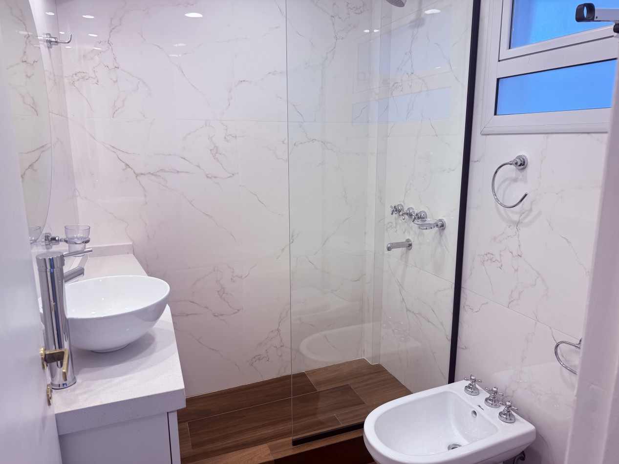 VENTA DOS AMBIENTES CON DOS PATIOS!! - CENTRO-