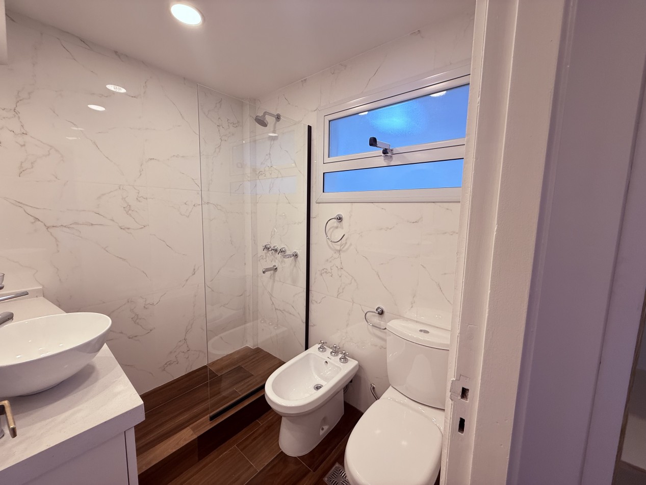 VENTA DOS AMBIENTES CON DOS PATIOS!! - CENTRO-