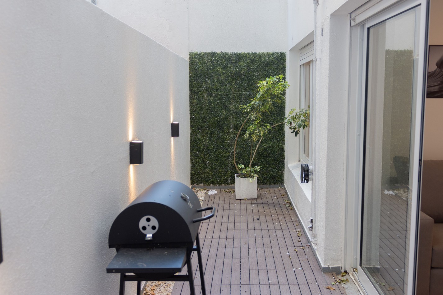 VENTA DOS AMBIENTES CON DOS PATIOS!! - CENTRO-