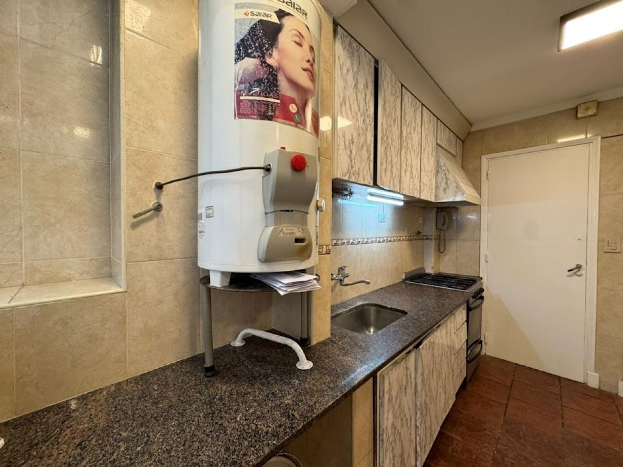 VENTA 3 AMBIENTES CON DEPENDENCIA - Plaza Colon -