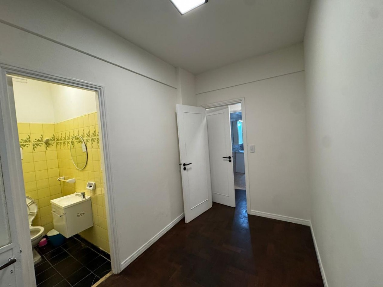 VENTA 3 AMBIENTES CON DEPENDENCIA - Plaza Colon -