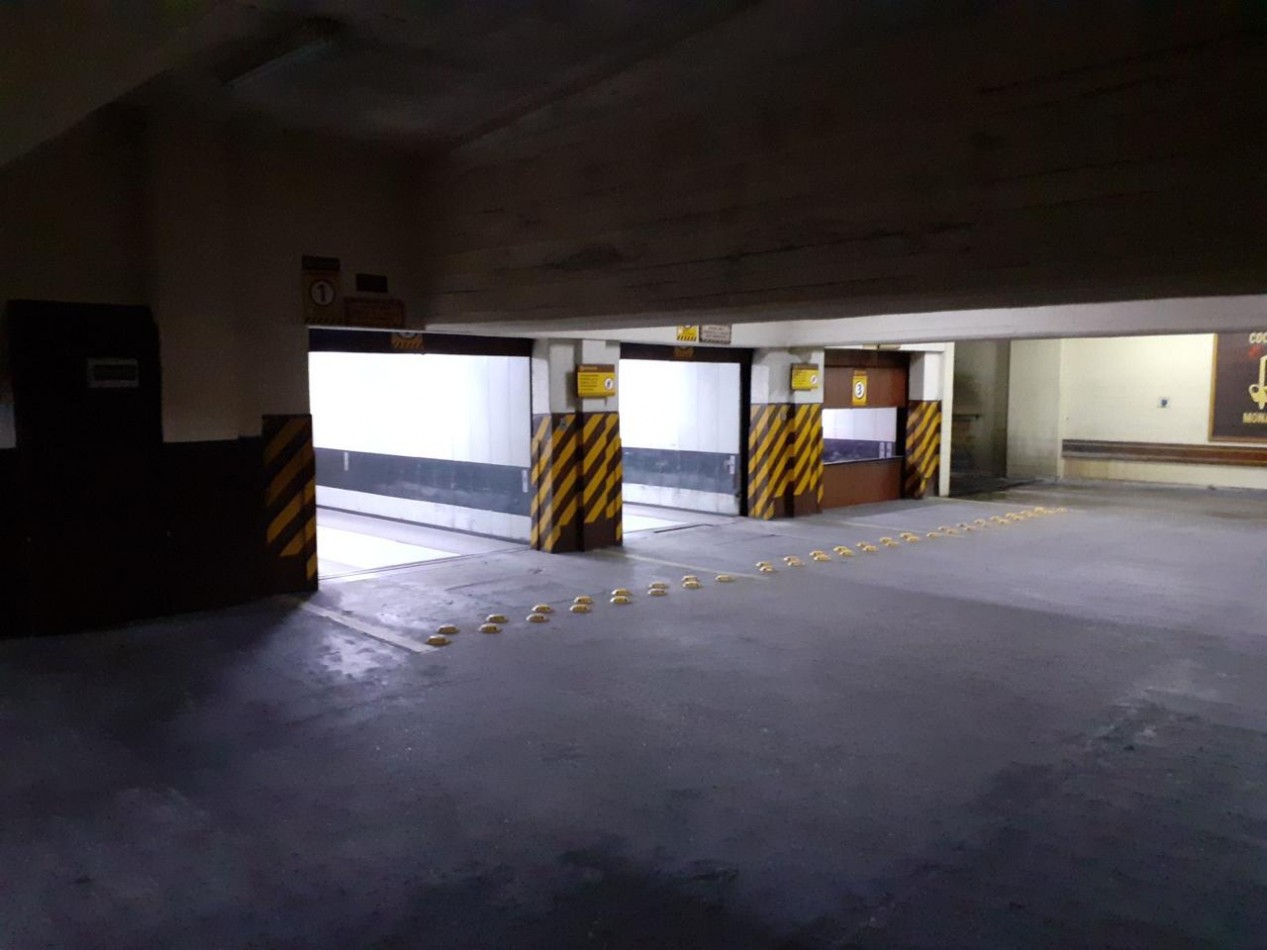 VENTA COCHERA -CENTRO-