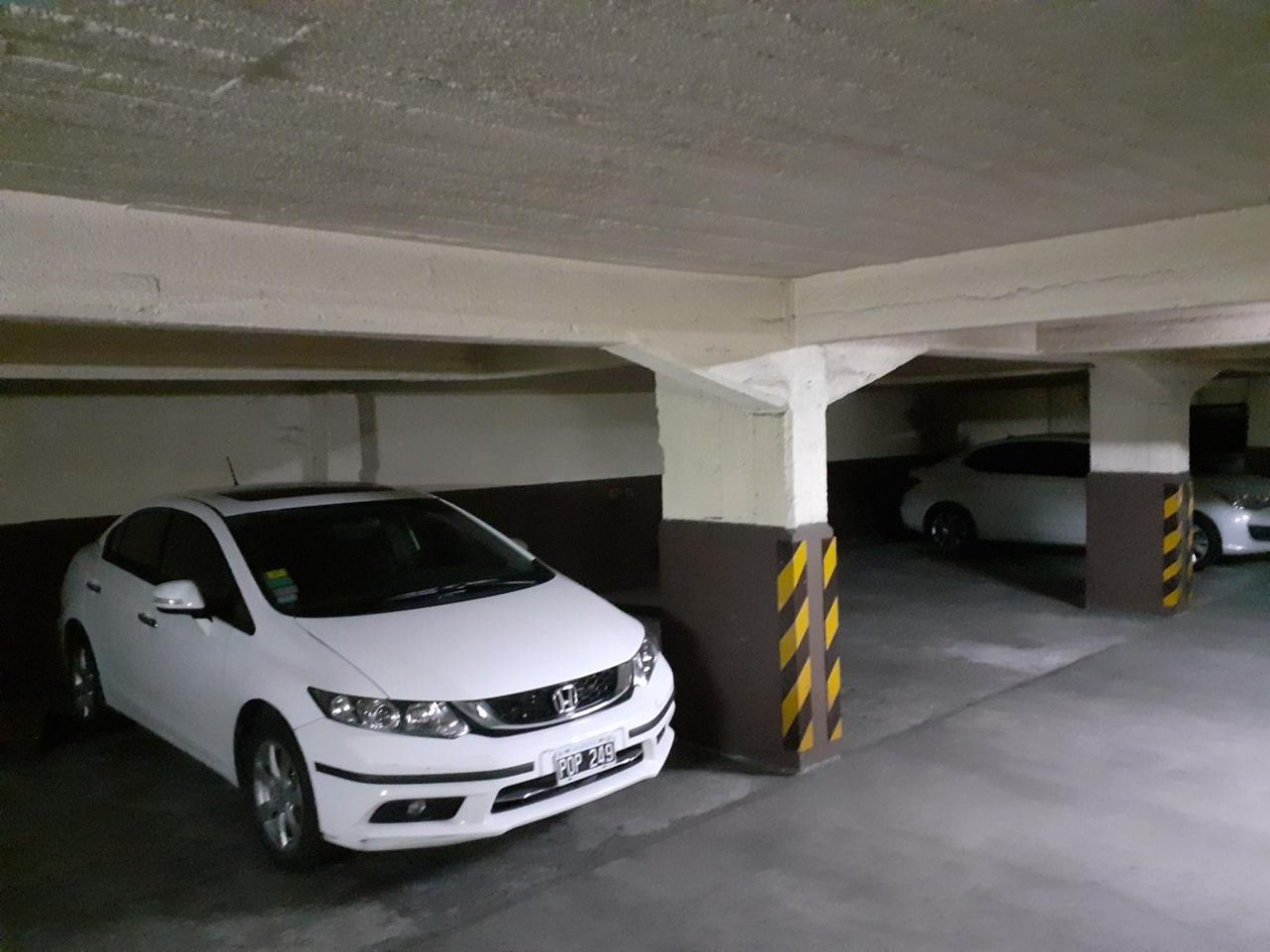 VENTA COCHERA -CENTRO-