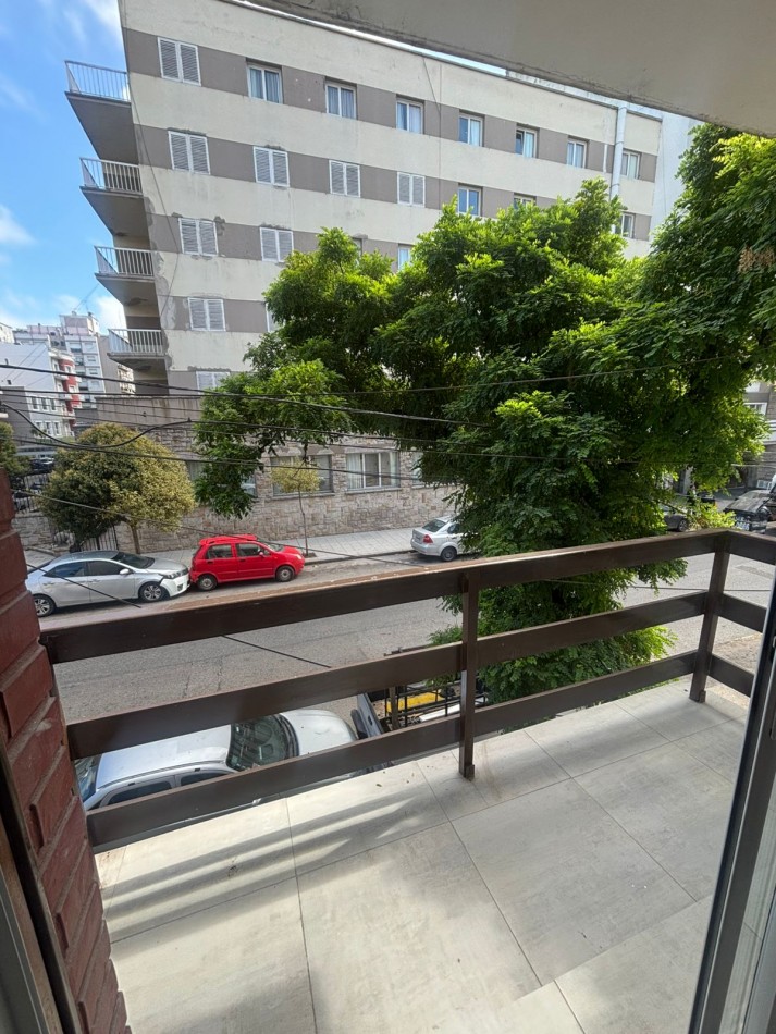 VENTA 3 AMBIENTES CON BALCON - LA PERLA-
