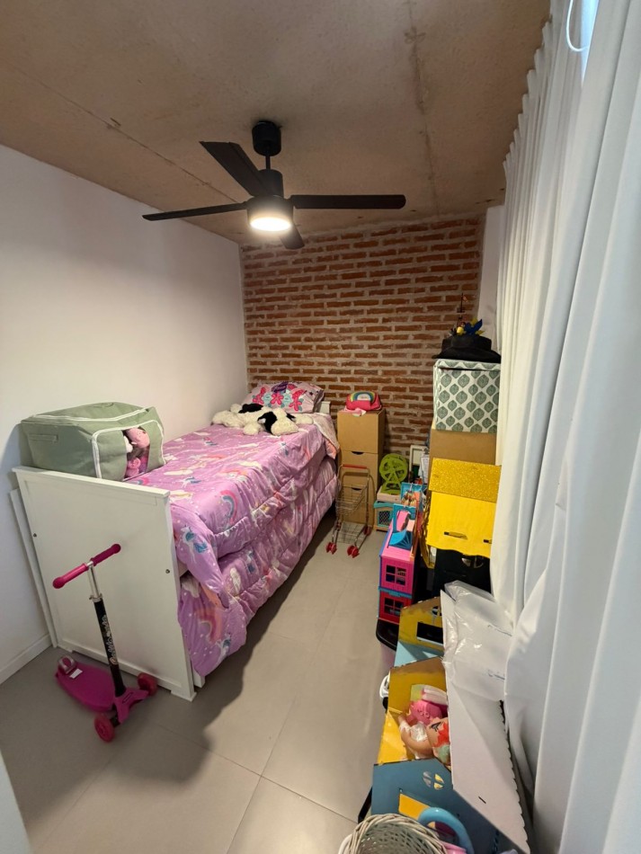 VENTA SEMIPISO 3 AMBIENTES CON BALCON Y COCHERA- GUEMES -