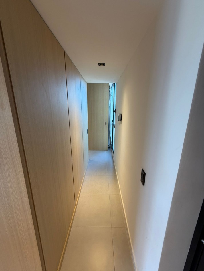 VENTA SEMIPISO 3 AMBIENTES CON BALCON Y COCHERA- GUEMES -