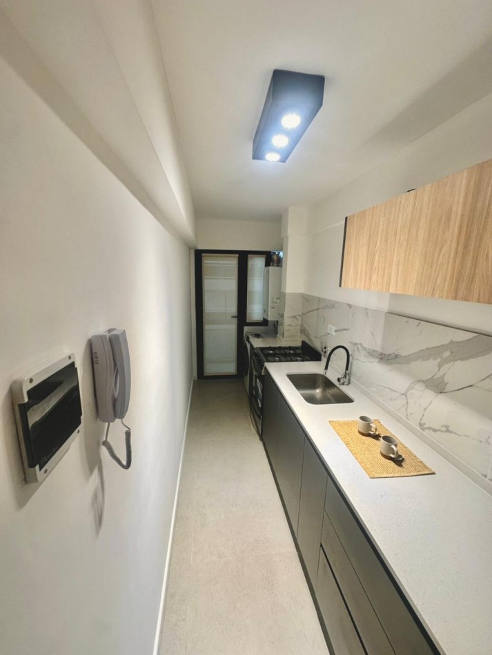 VENTA 3 AMBIENTES CON VISTA PLENA AL MAR Y COCHERA- LA PERLA-