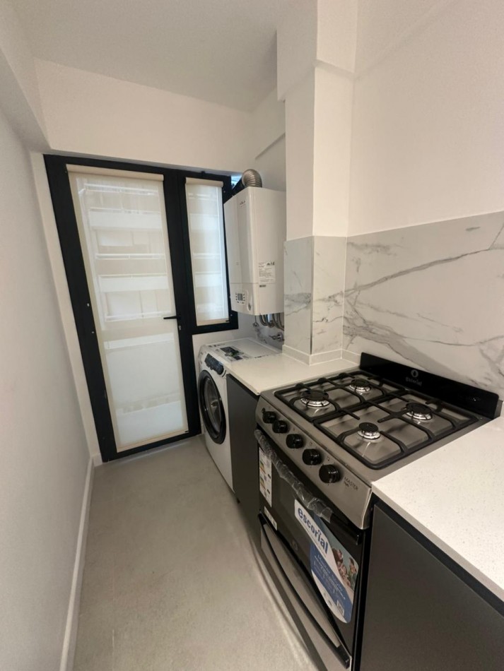 VENTA 3 AMBIENTES CON VISTA PLENA AL MAR Y COCHERA- LA PERLA-