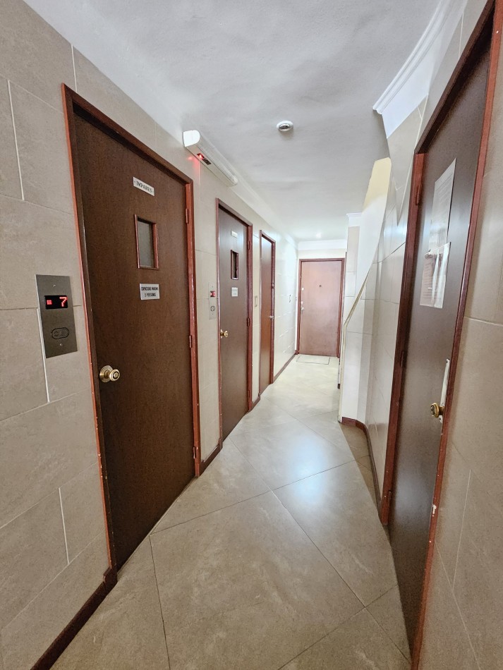 VENTA 2 AMBIENTES CON DEPENDENCIA Y VISTA LATERAL AL MAR - LA PERLA-