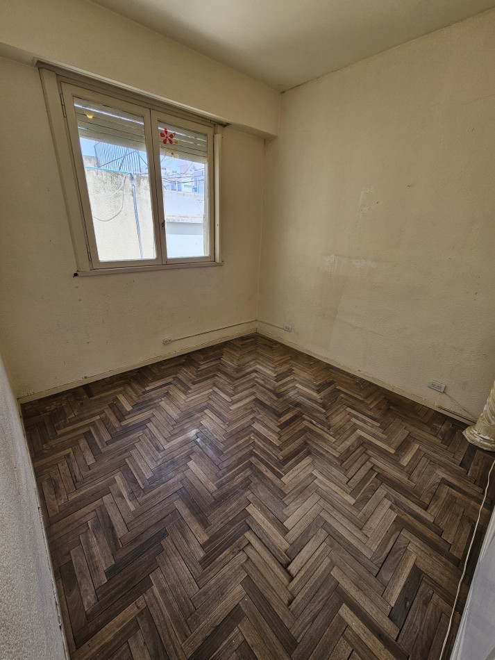 VENTA 2 AMBIENTES CON DEPENDENCIA Y VISTA LATERAL AL MAR - LA PERLA-