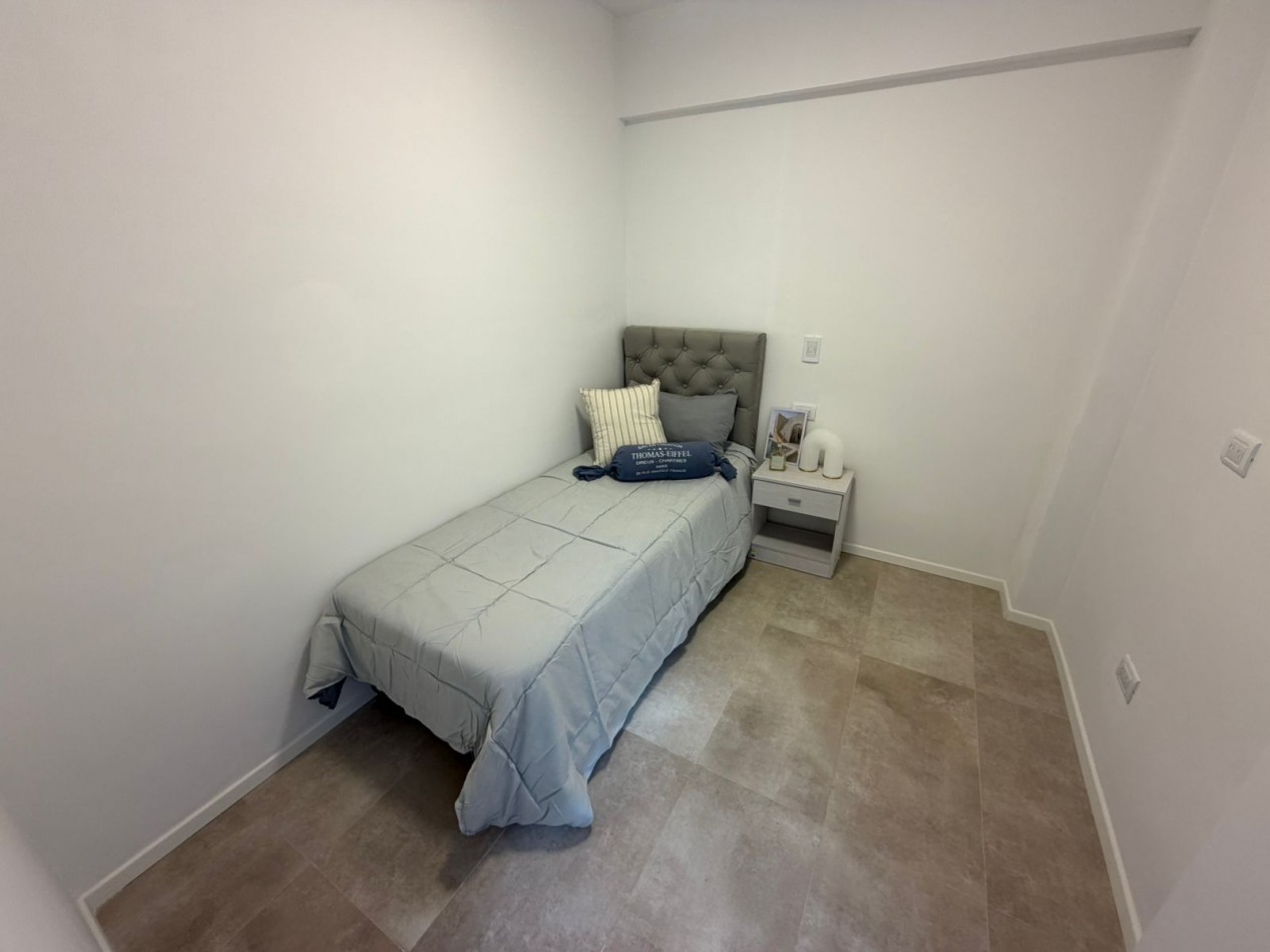 VENTA! 2 AMBIENTES CON DEPENDENCIA - PLAZA COLON-